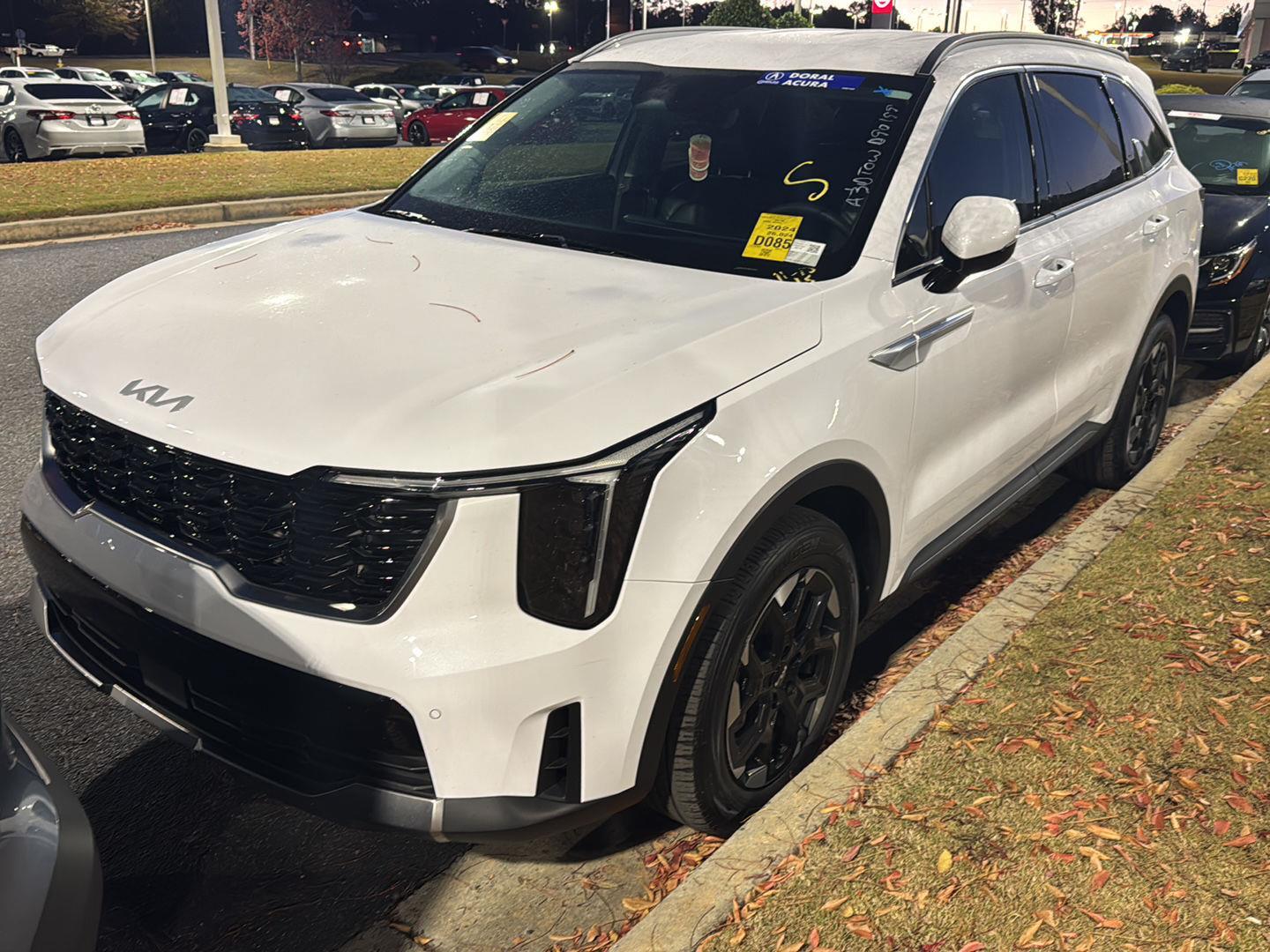 2024 Kia Sorento S photo 2