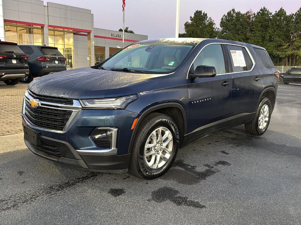 Used 2023 Chevrolet Traverse LS SUV