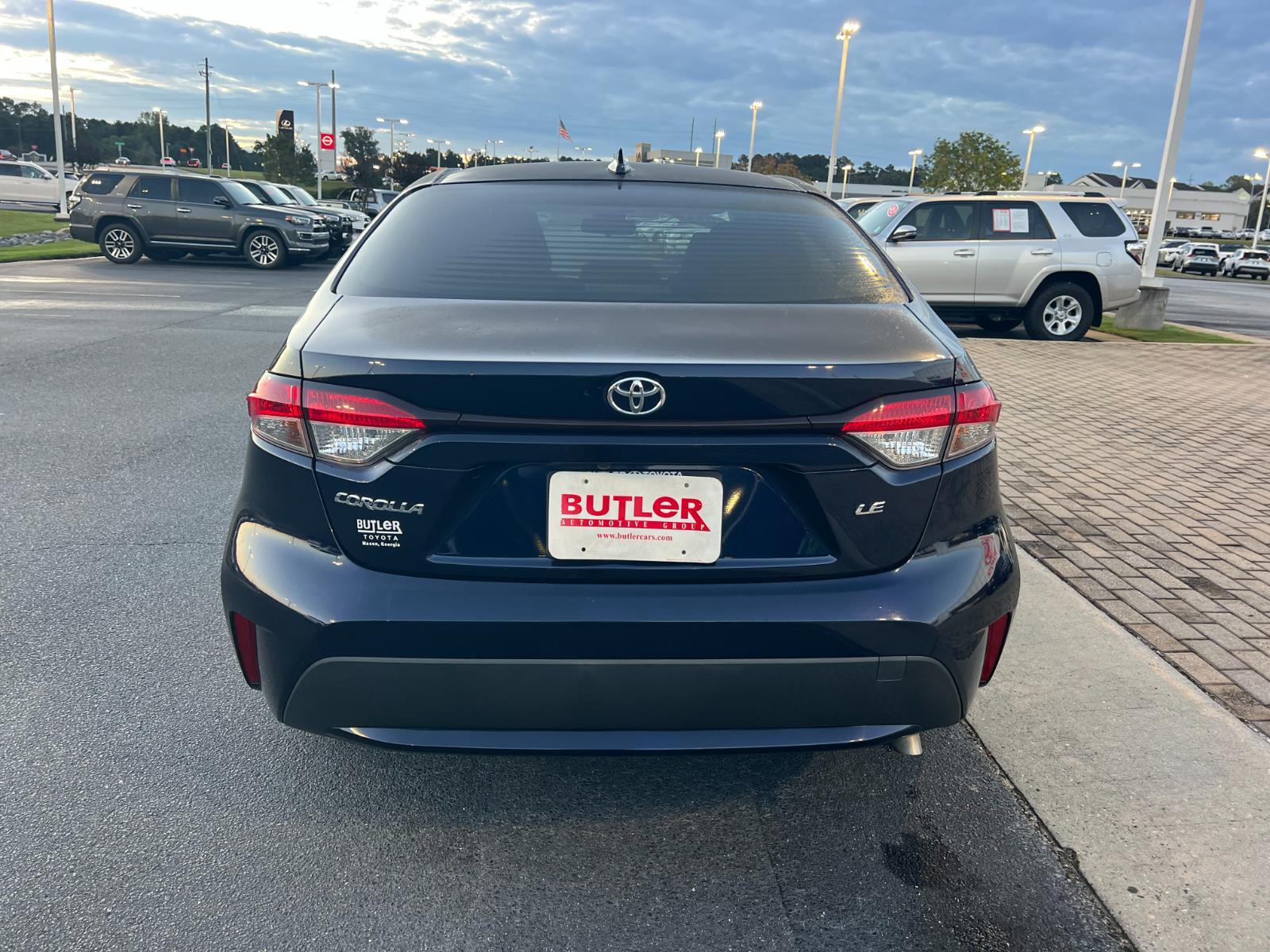 2021 Toyota Corolla LE photo 2