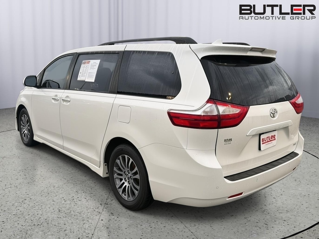 Used 2019 Toyota Sienna XLE 8-Passenger Van