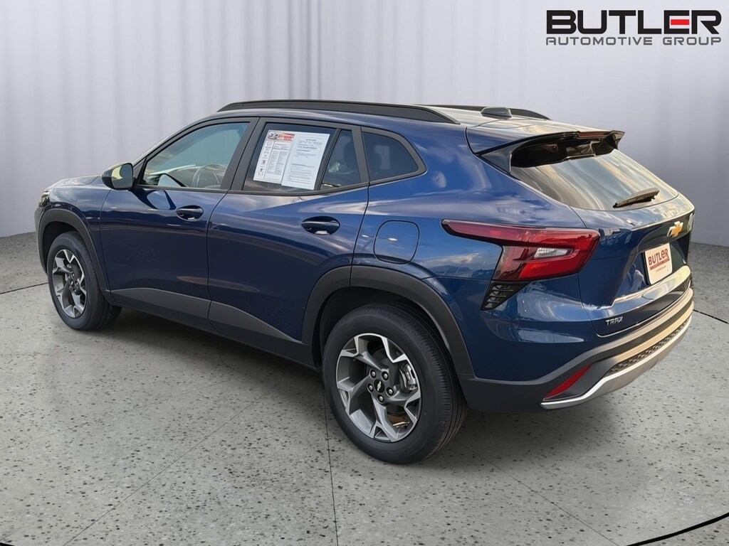 Used 2024 Chevrolet Trax LT SUV