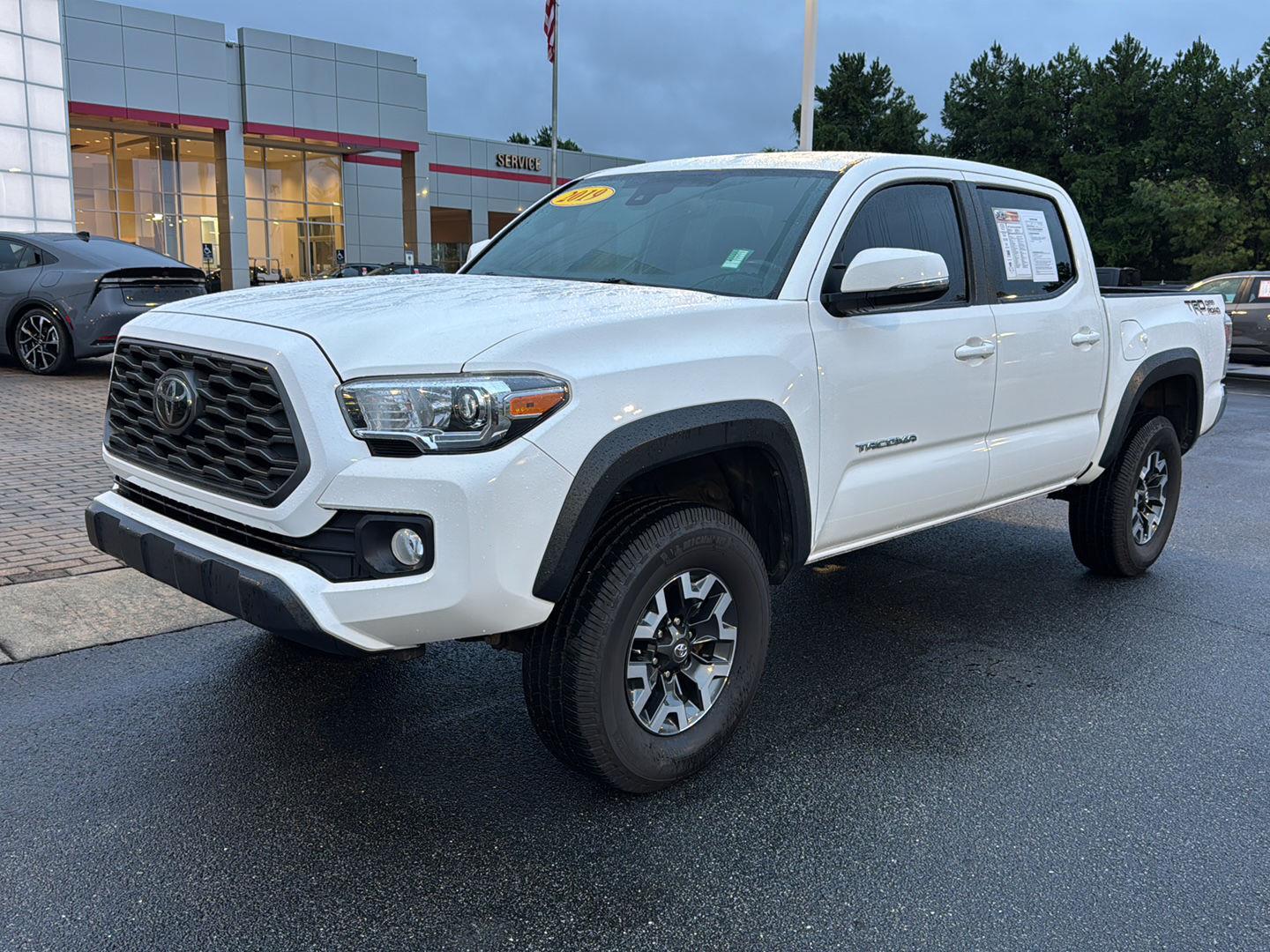 2021 Toyota Tacoma TRD photo 2