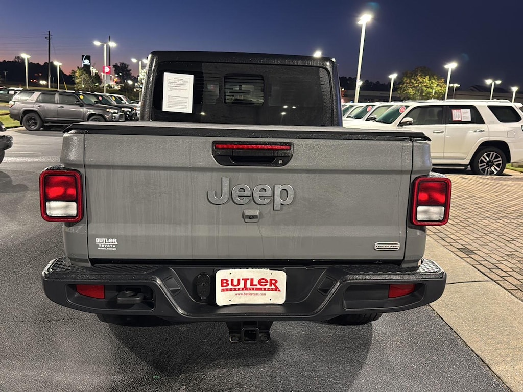 Used 2022 Jeep Gladiator Overland Truck