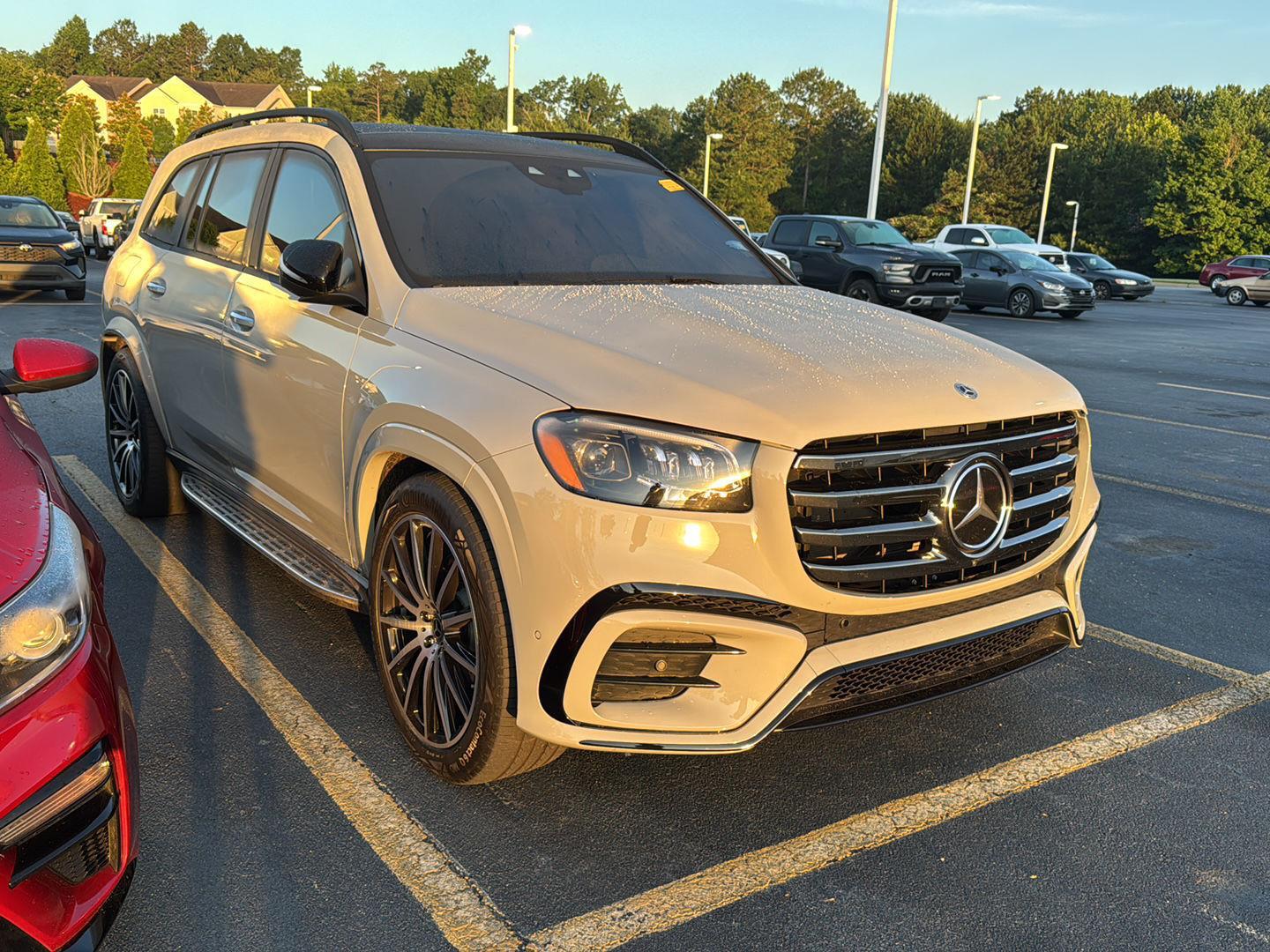 2025 Mercedes Benz GLS 450 4MATIC photo 3