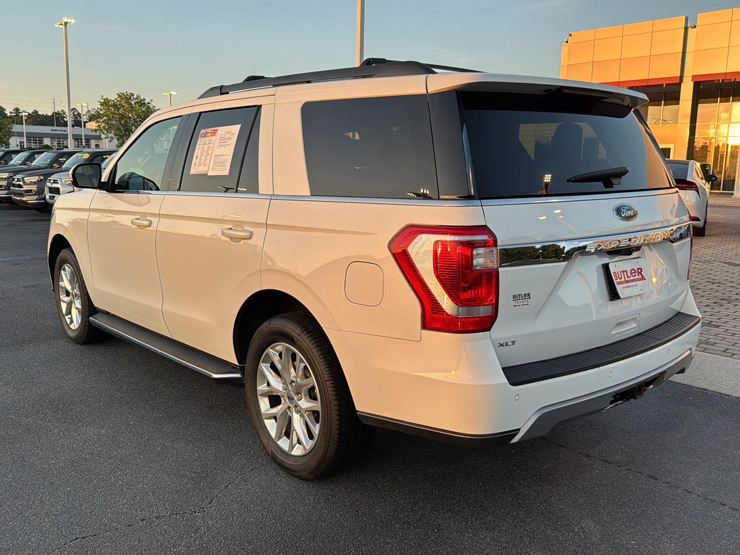 2021 Ford Expedition XLT photo 3
