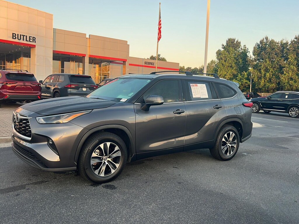 Used 2022 Toyota Highlander XLE SUV