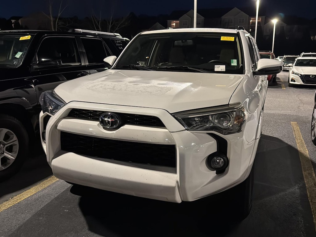 2019 Toyota 4Runner SR5 photo 3