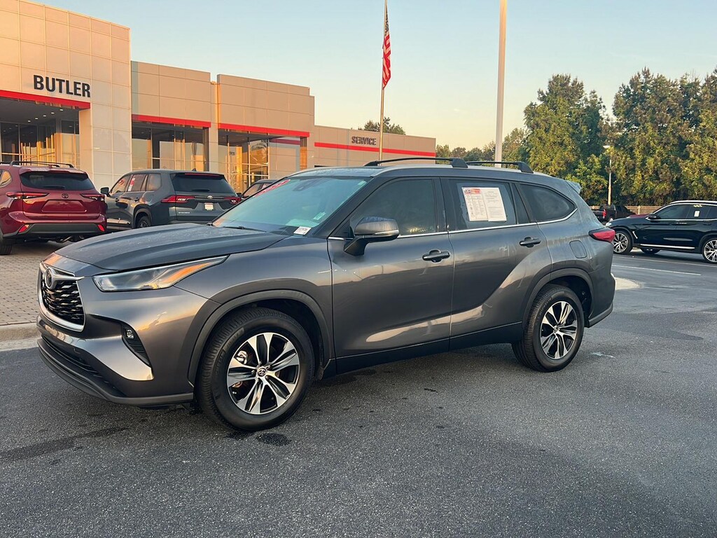 Used 2022 Toyota Highlander XLE SUV