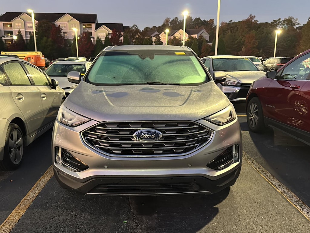 2022 Ford Edge Titanium photo 4