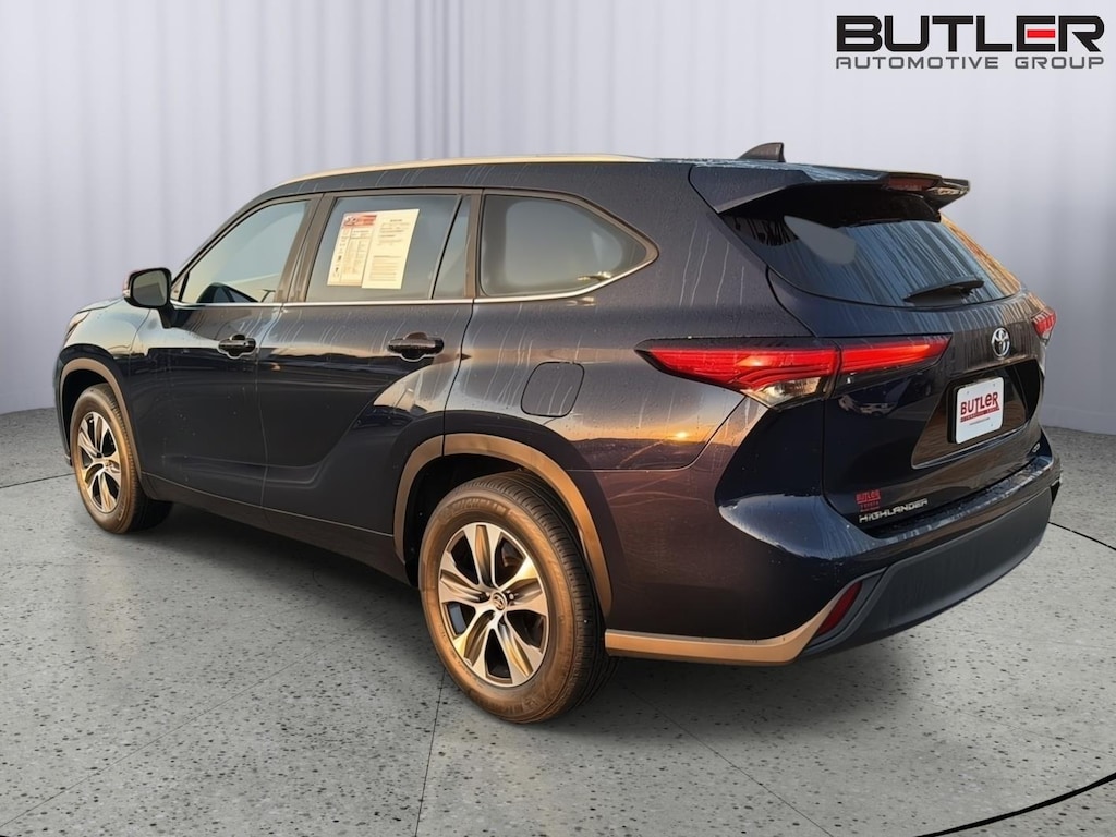 Used 2023 Toyota Highlander XLE SUV