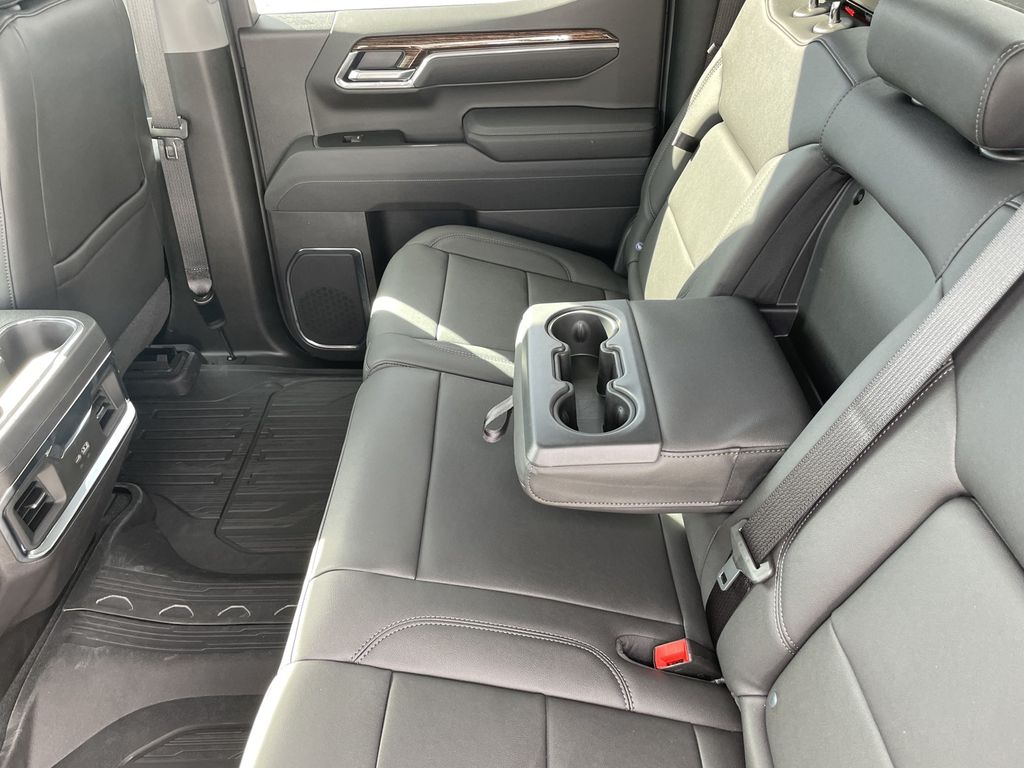 2025 GMC Sierra 1500 Elevation - Photo 10