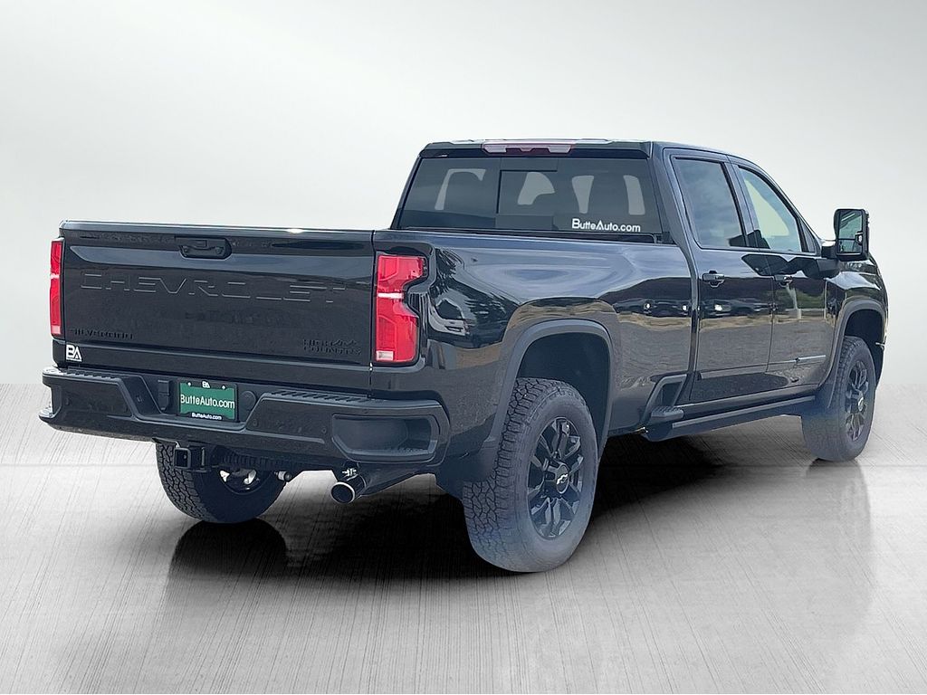 2025 Chevrolet Silverado 2500HD High Country photo 3