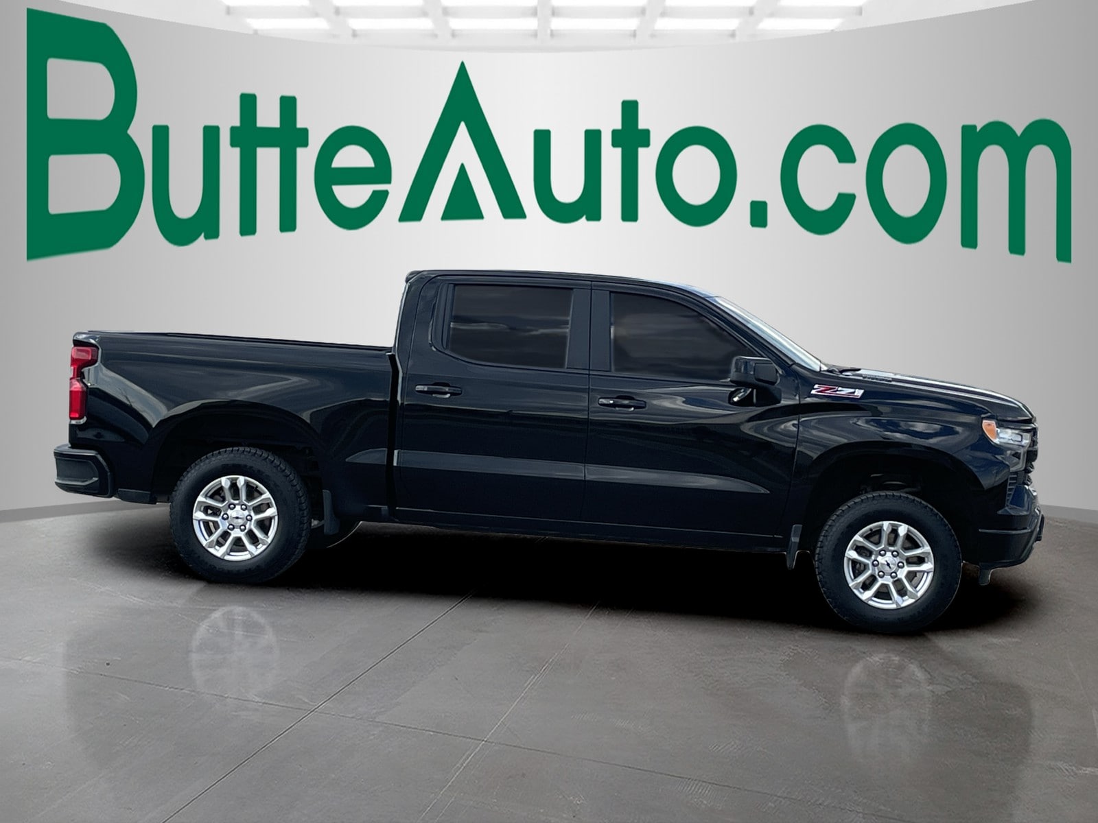 Used 2022 Chevrolet Silverado 1500 RST with VIN 1GCUDEET2NZ621913 for sale in Butte, MT