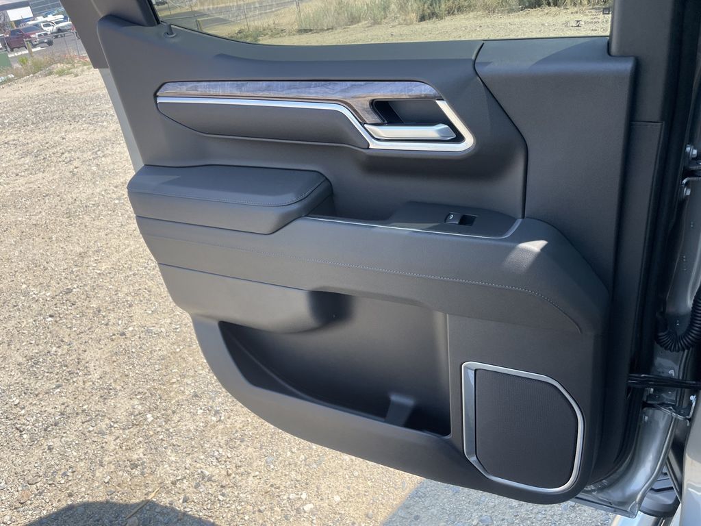 2026 Chevrolet Silverado 1500 LTZ - Photo 12