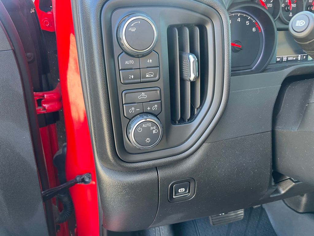 2024 Chevrolet Silverado 1500 Custom - Photo 18