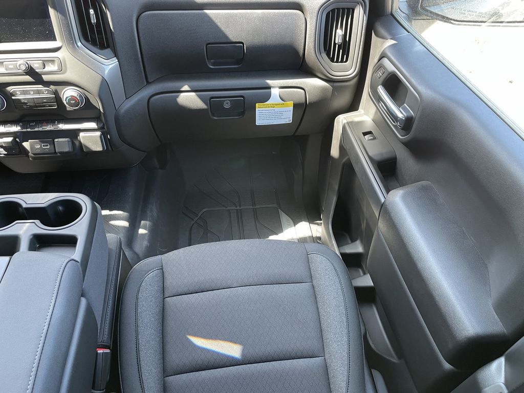 2025 Chevrolet Silverado 1500 Custom - Photo 11