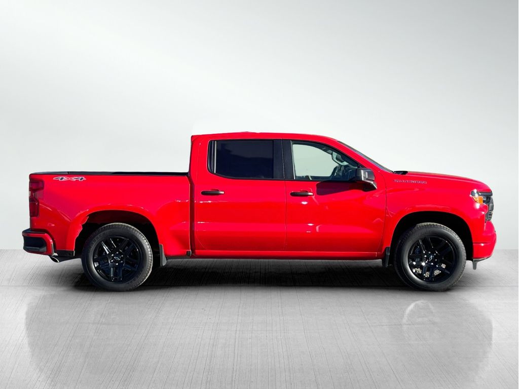 2024 Chevrolet Silverado 1500 Custom photo 2