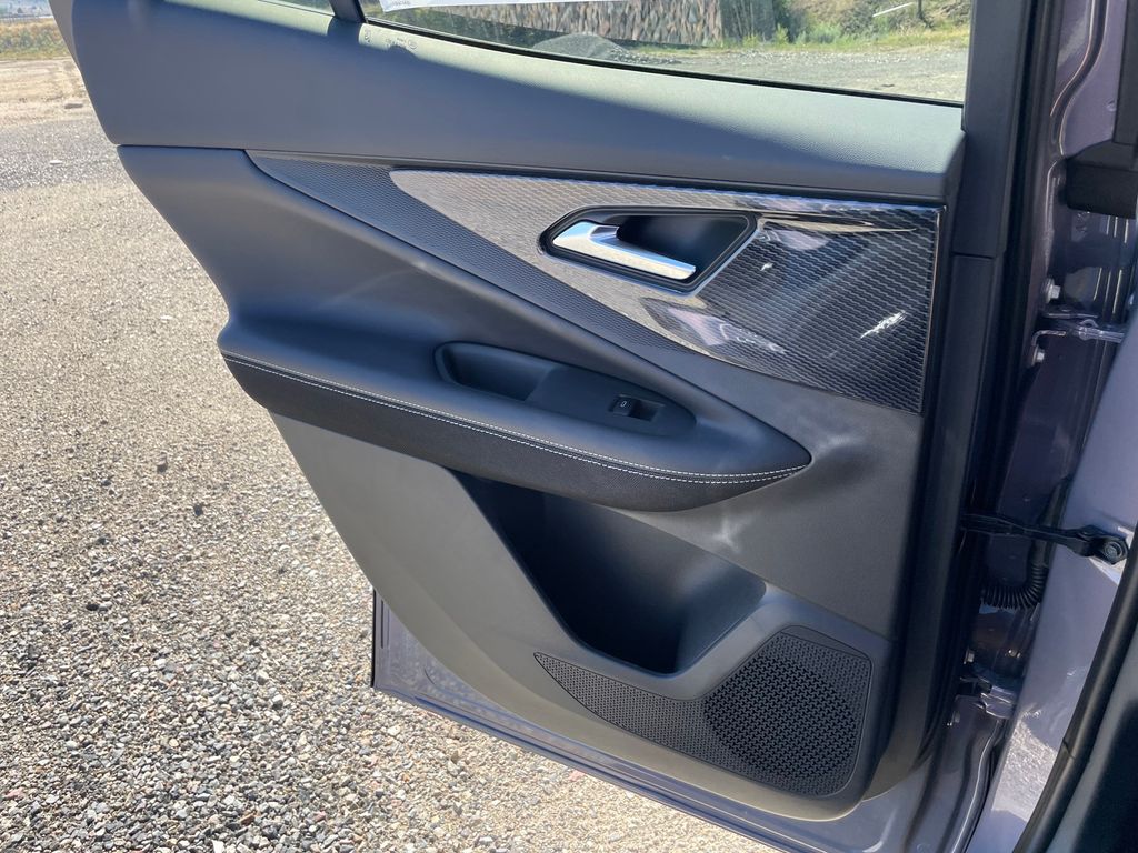 2025 Chevrolet Blazer EV LT - Photo 14