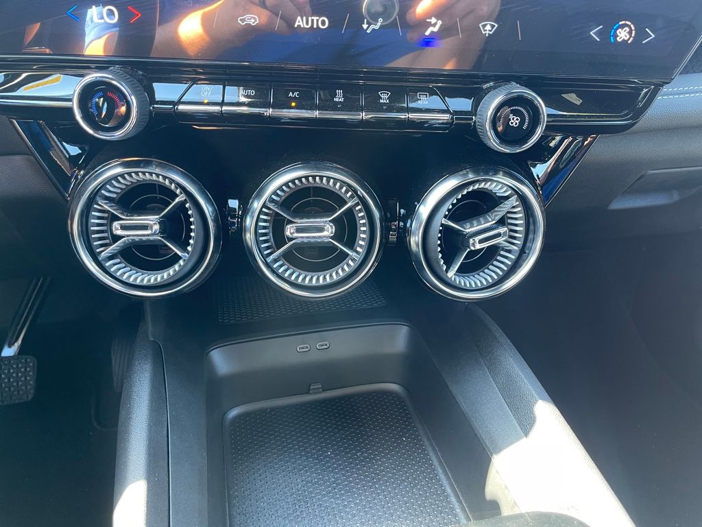 2025 Chevrolet Blazer EV LT - Photo 22