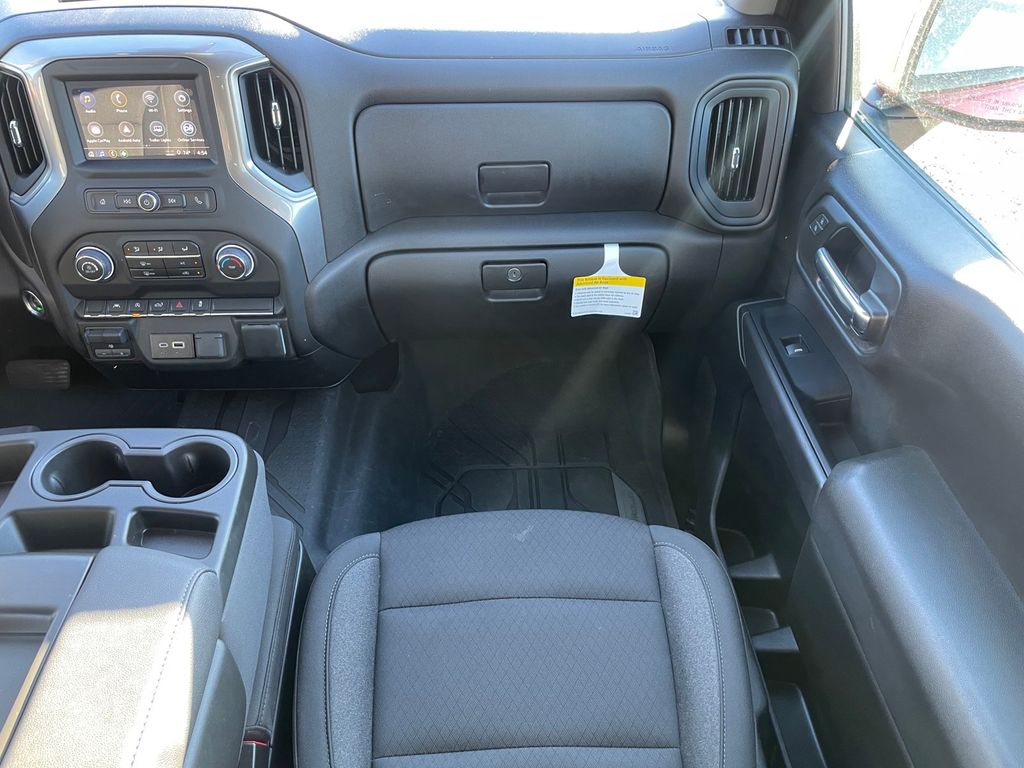 2024 Chevrolet Silverado 1500 Custom - Photo 11