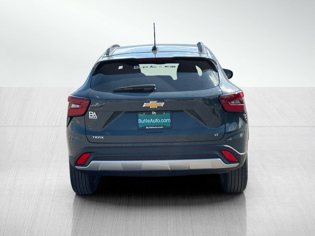 2025 Chevrolet Trax LT photo 3