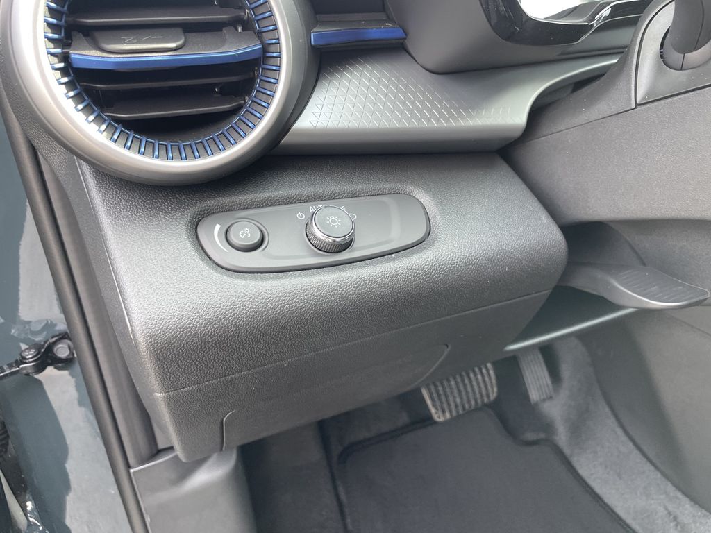2026 Chevrolet Trax LS - Photo 18