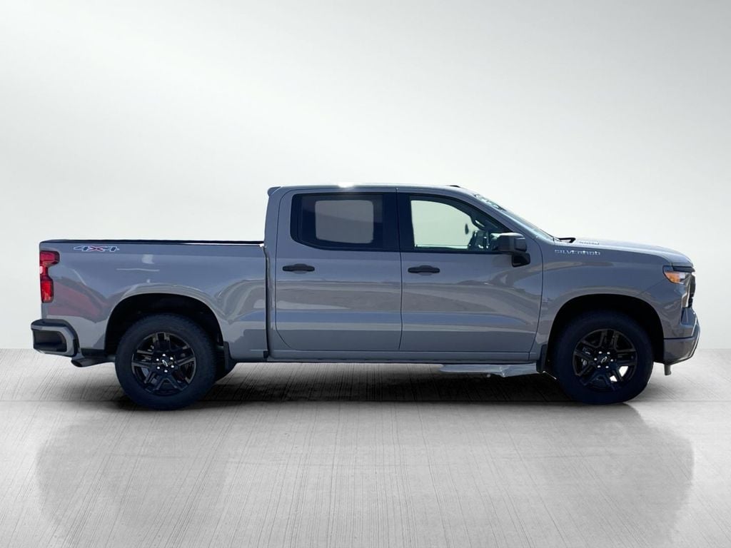 2025 Chevrolet Silverado 1500 Custom - Photo 2
