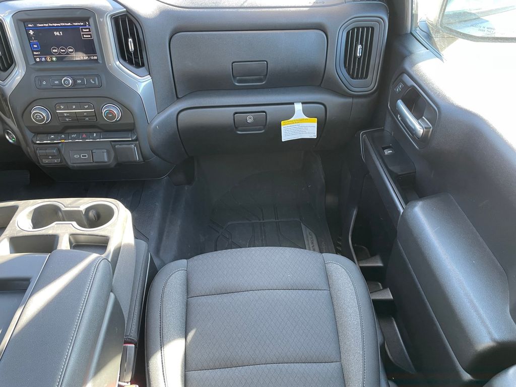2024 Chevrolet Silverado 1500 Custom - Photo 11