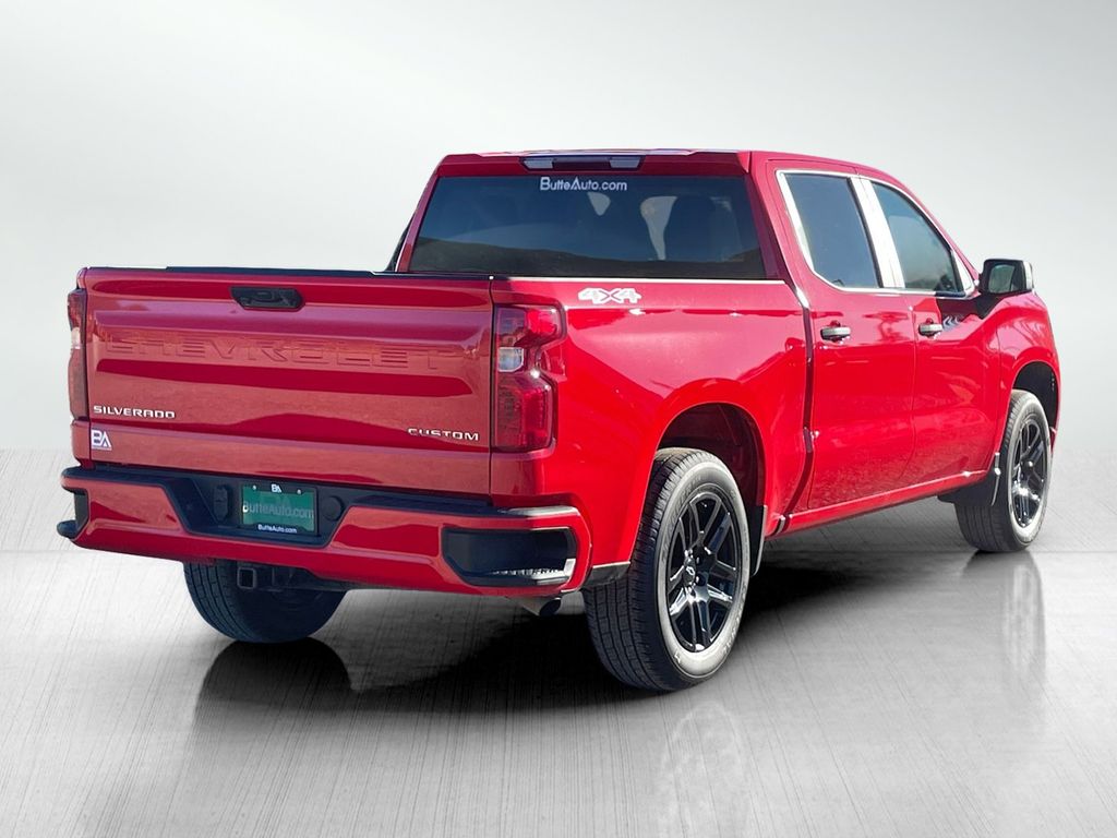 2024 Chevrolet Silverado 1500 Custom photo 3