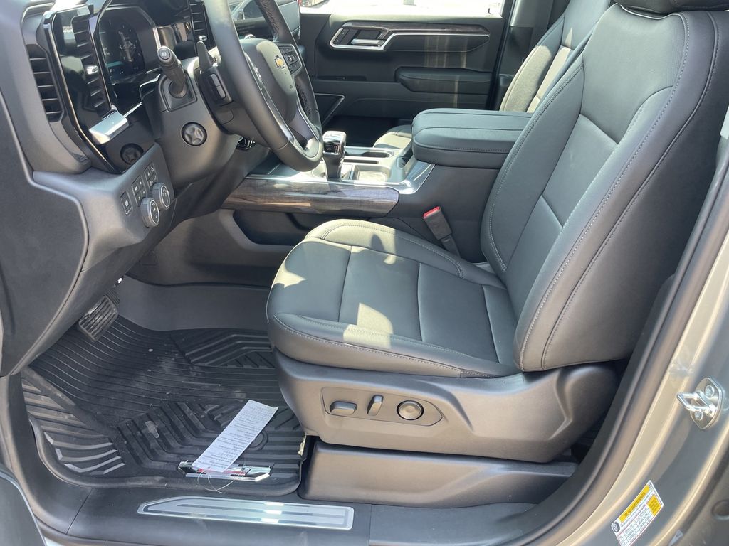 2026 Chevrolet Silverado 1500 LTZ - Photo 13
