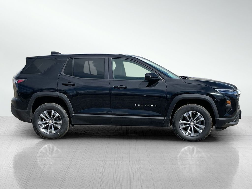 2026 Chevrolet Equinox LT photo 2