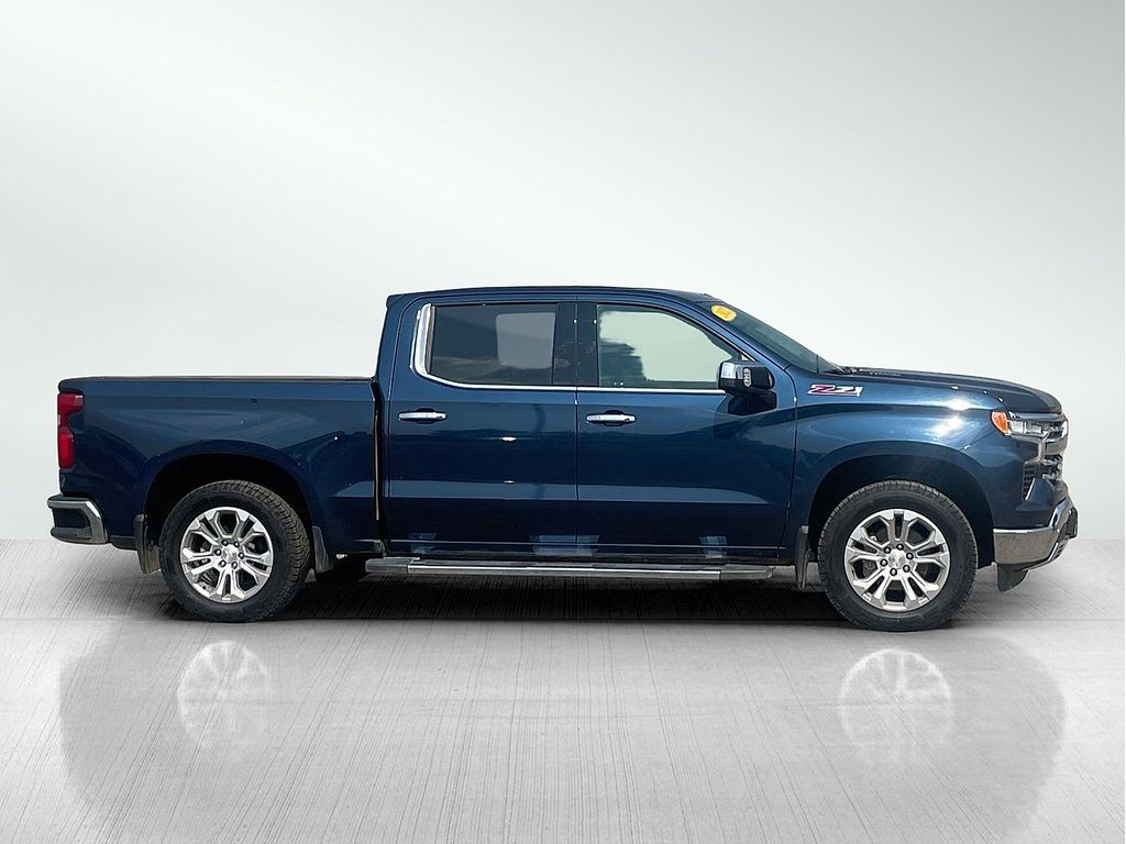 2022 Chevrolet Silverado 1500 LTZ photo 2