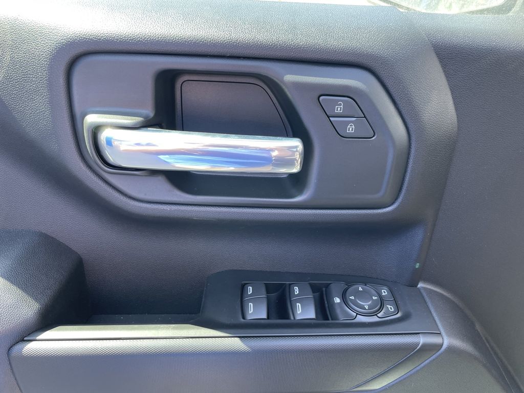 2025 Chevrolet Silverado 1500 Custom - Photo 16