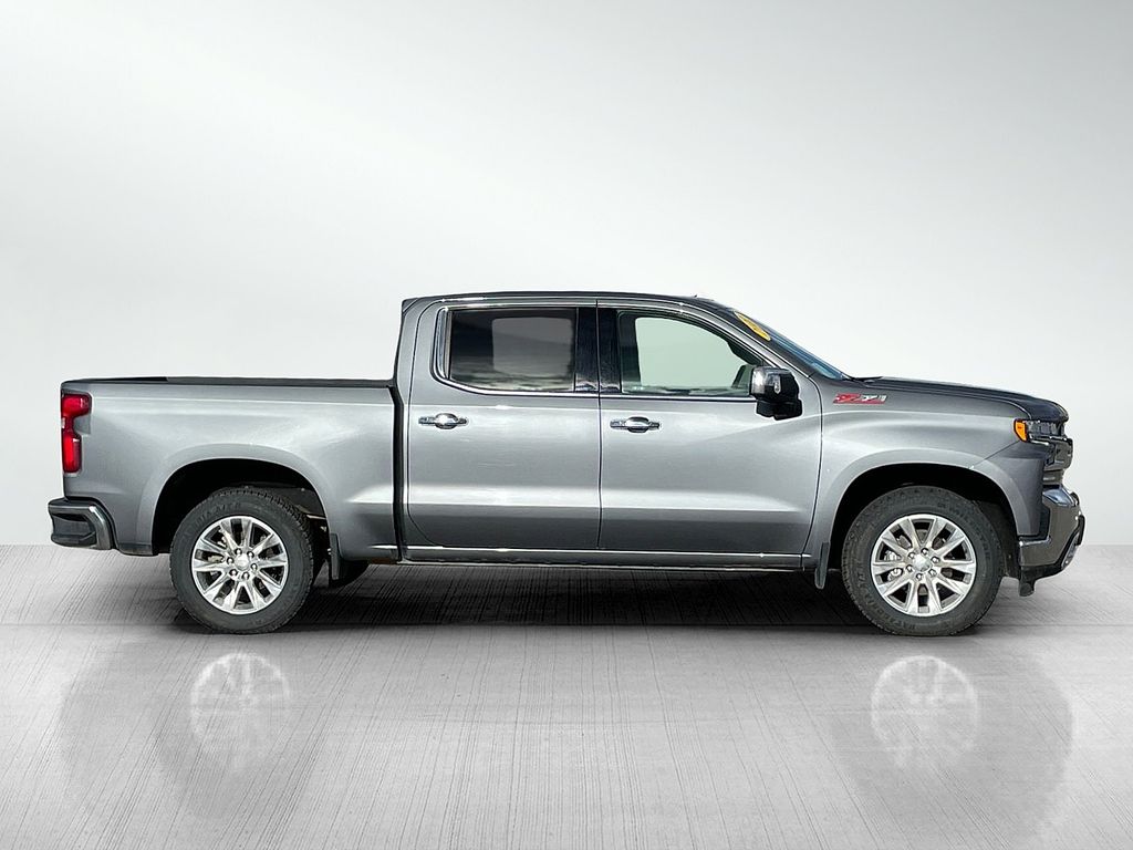 2022 Chevrolet Silverado 1500 LTZ photo 2