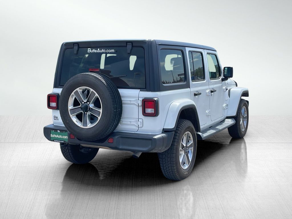 2021 Jeep Wrangler Unlimited Sahara photo 3