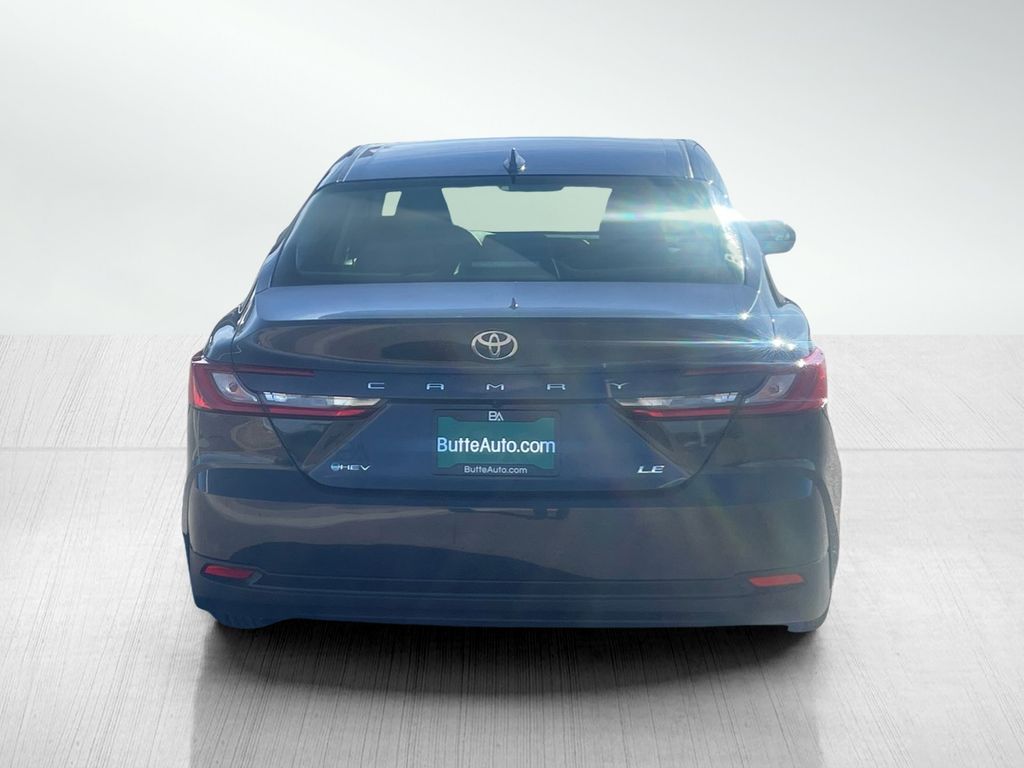 2025 Toyota Camry Hybrid LE photo 4