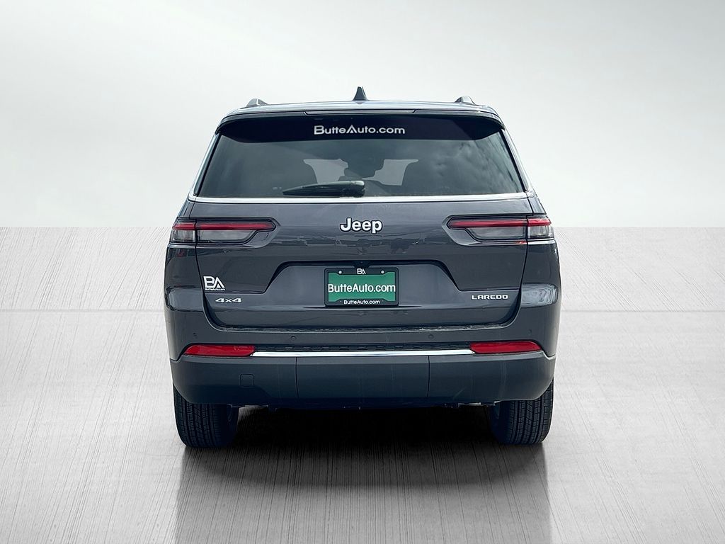 2024 Jeep Grand Cherokee Laredo photo 3