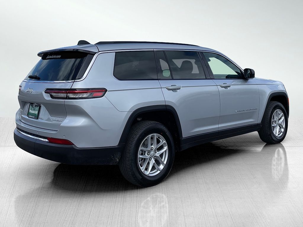 2024 Jeep Grand Cherokee Laredo photo 3