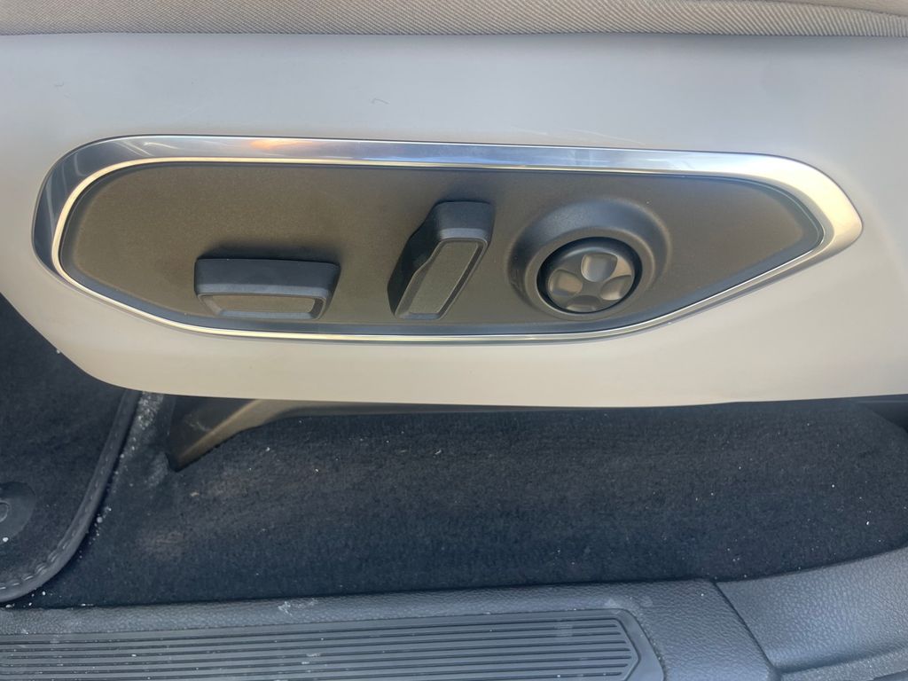 2025 Jeep Wagoneer L Series I - Photo 19