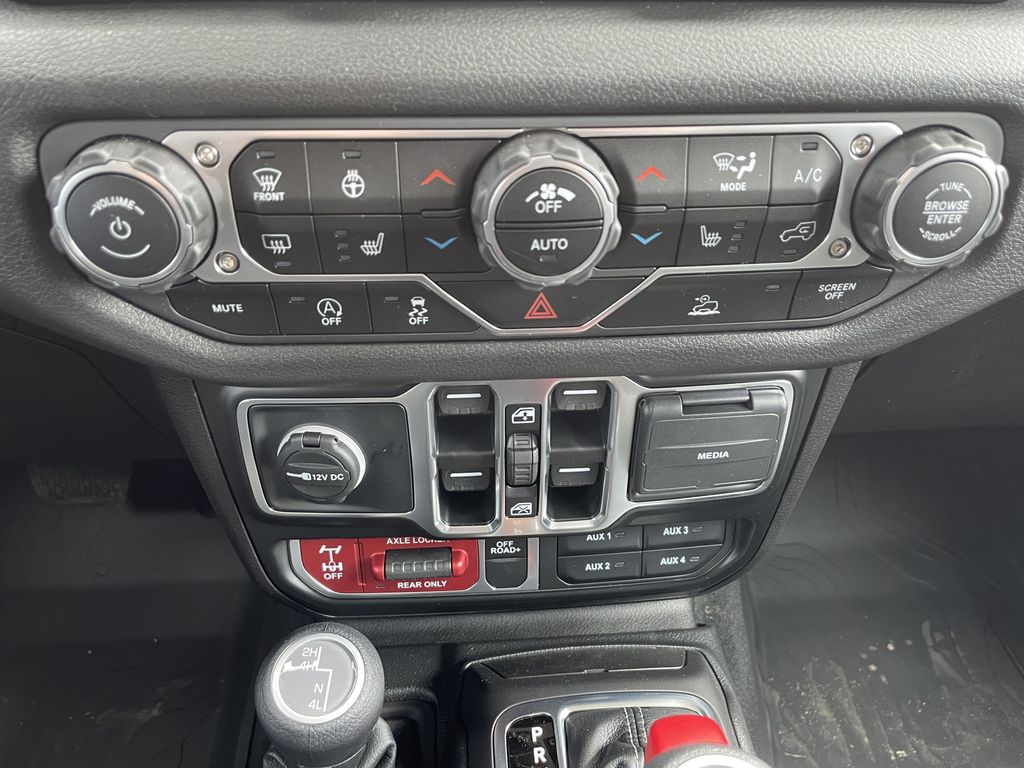 2025 Jeep Gladiator Willys - Photo 23