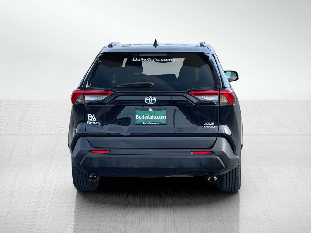 2021 Toyota RAV4 Hybrid XLE photo 3