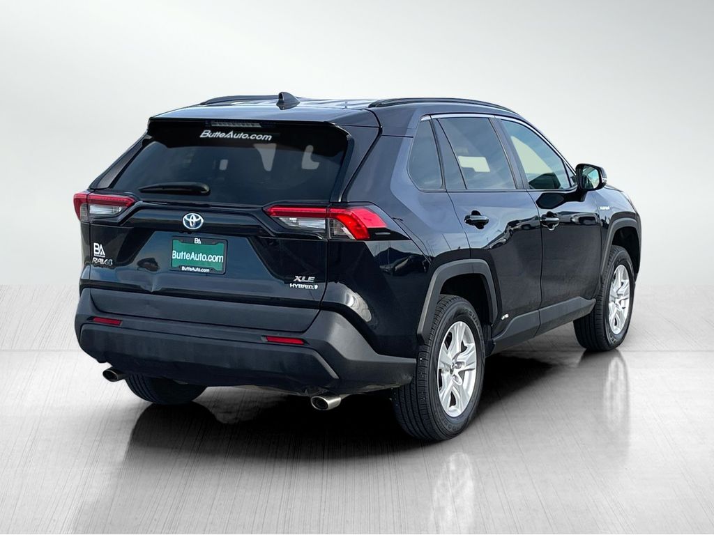 2021 Toyota RAV4 Hybrid XLE photo 2