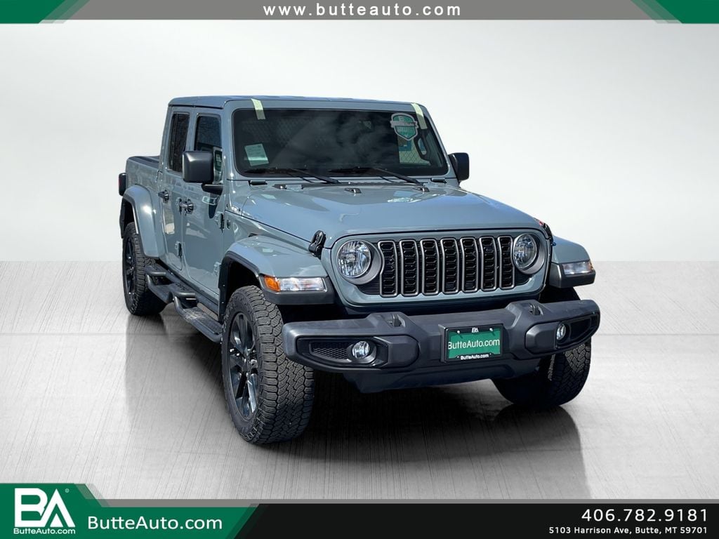 2025 Jeep Gladiator Nighthawk Auto's photo