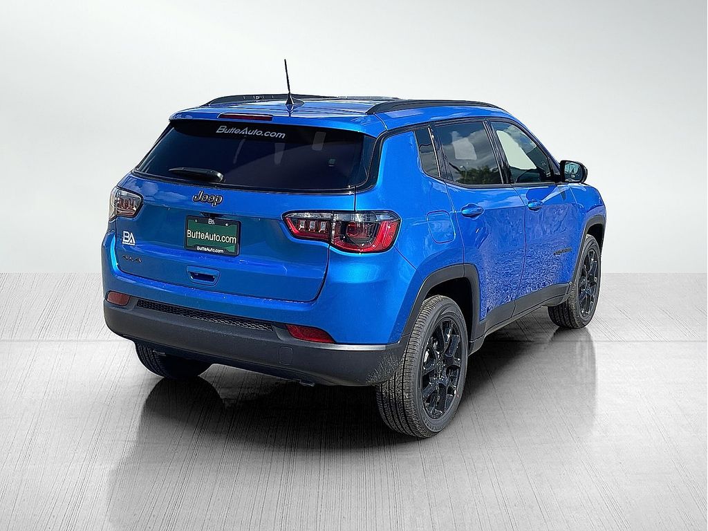 2025 Jeep Compass Latitude Altitude Special Edition photo 3