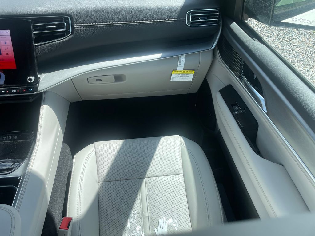 2025 Jeep Wagoneer L Series I - Photo 14