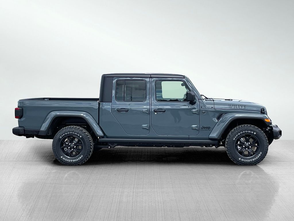 2025 Jeep Gladiator Willys photo 2