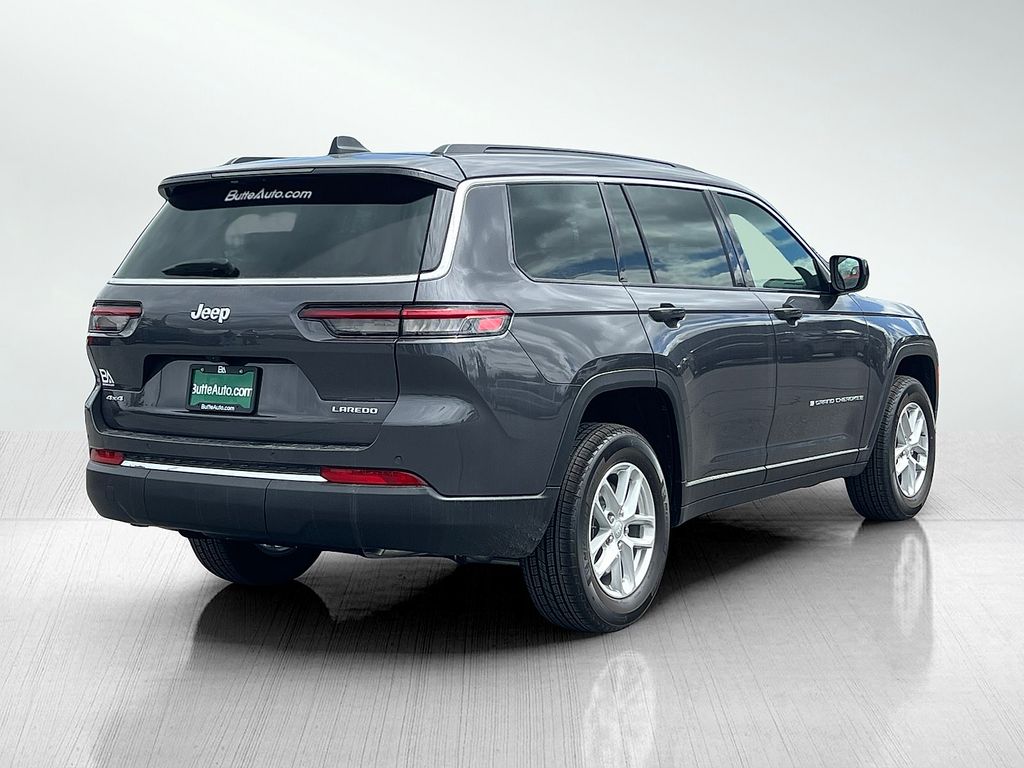 2024 Jeep Grand Cherokee Laredo photo 2
