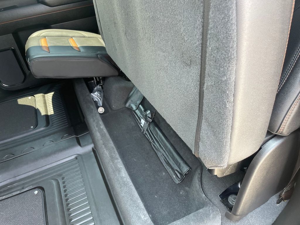 2024 GMC Sierra 1500 AT4 - Photo 9