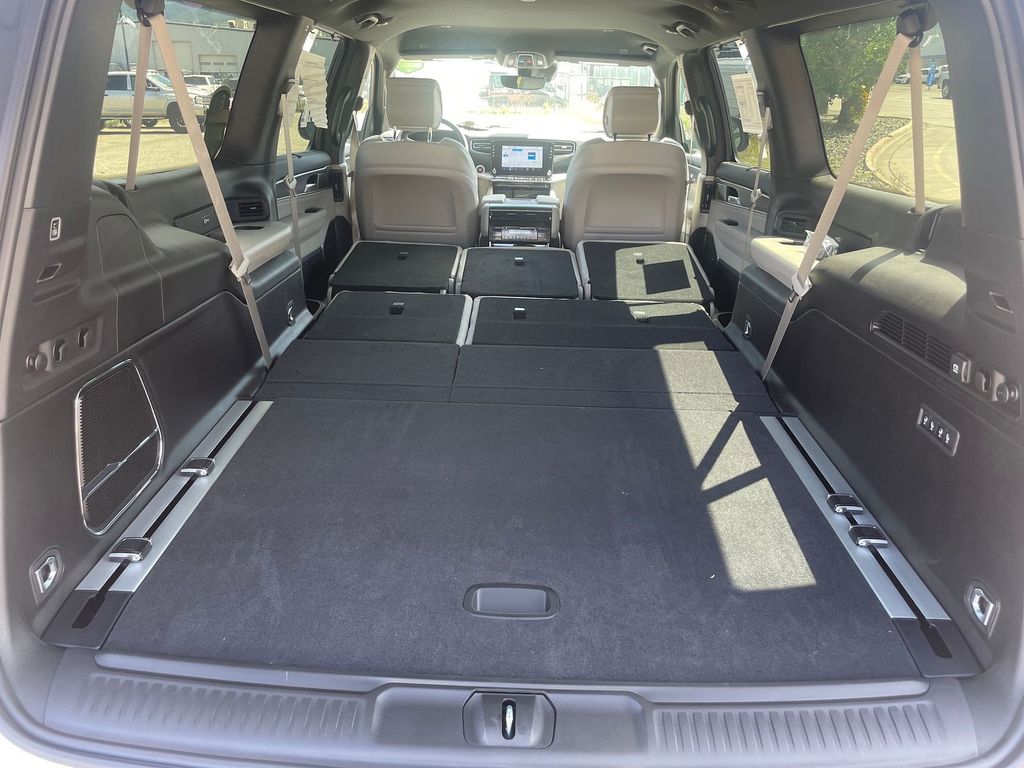 2025 Jeep Wagoneer L Series I - Photo 9
