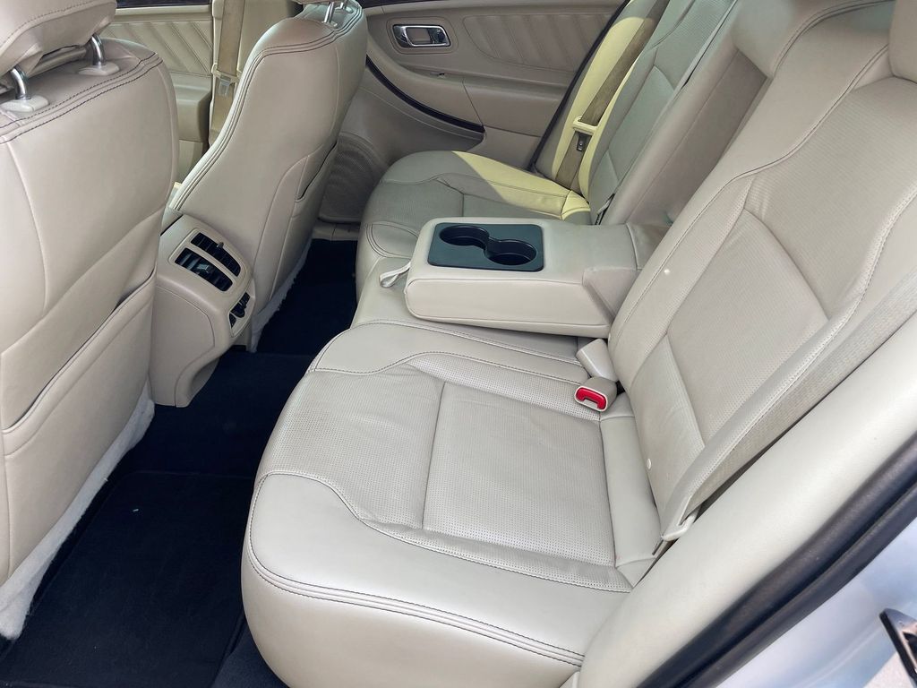 2019 Ford Taurus Limited - Photo 10